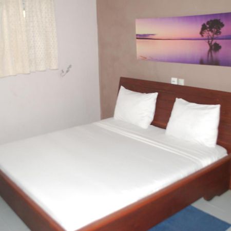 Benin City Center Hotel โกโตนู ภายนอก รูปภาพ