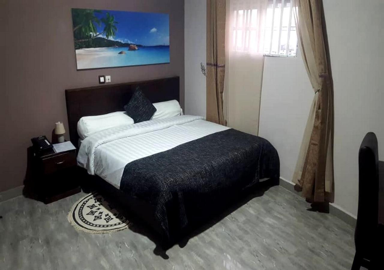 Benin City Center Hotel โกโตนู ภายนอก รูปภาพ