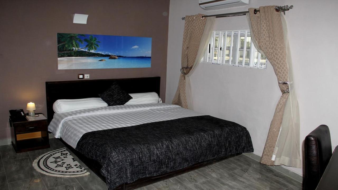 Benin City Center Hotel โกโตนู ภายนอก รูปภาพ