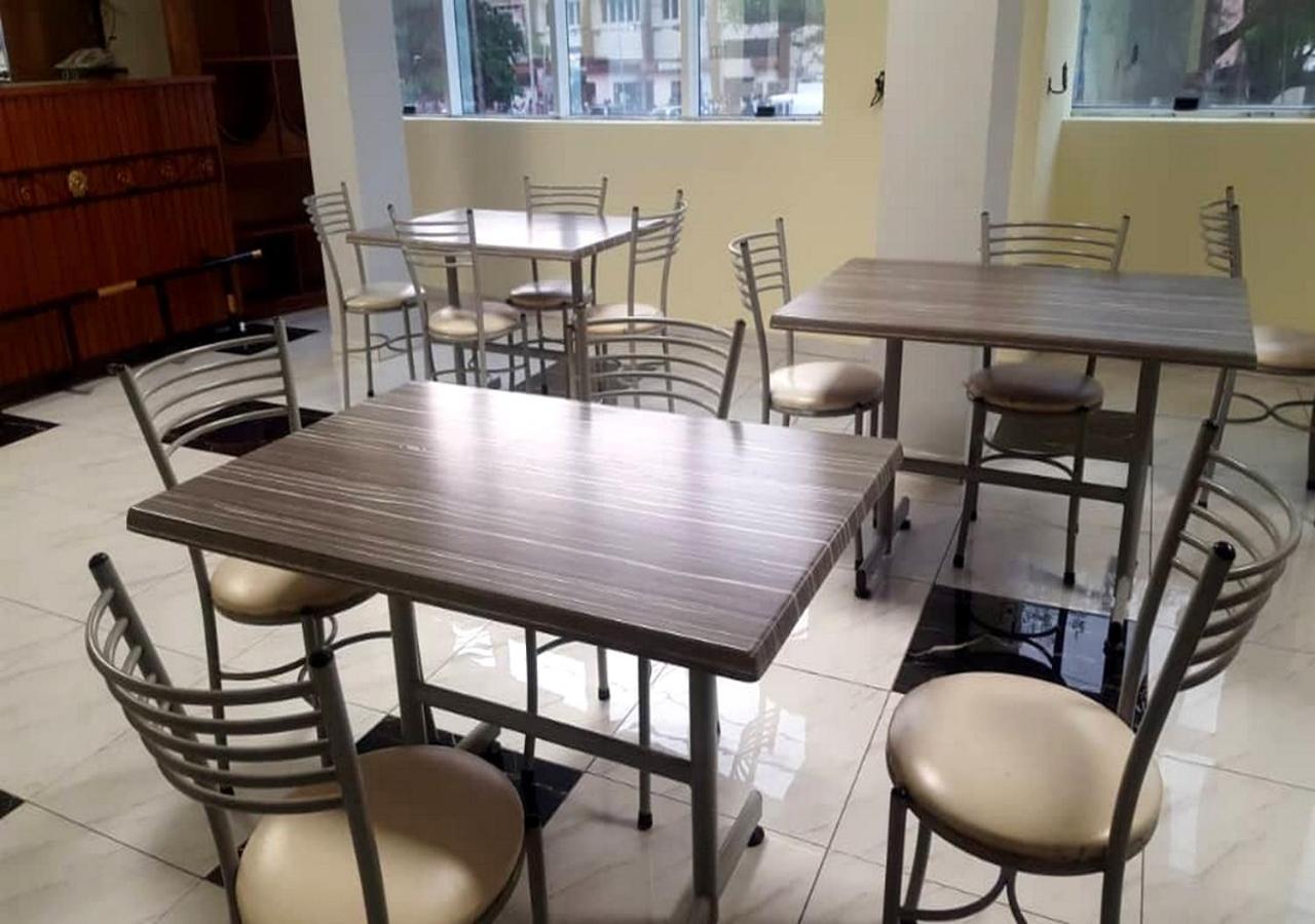 Benin City Center Hotel โกโตนู ภายนอก รูปภาพ