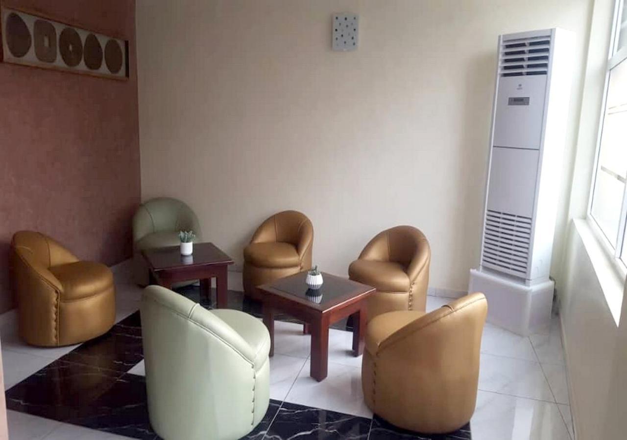 Benin City Center Hotel โกโตนู ภายนอก รูปภาพ