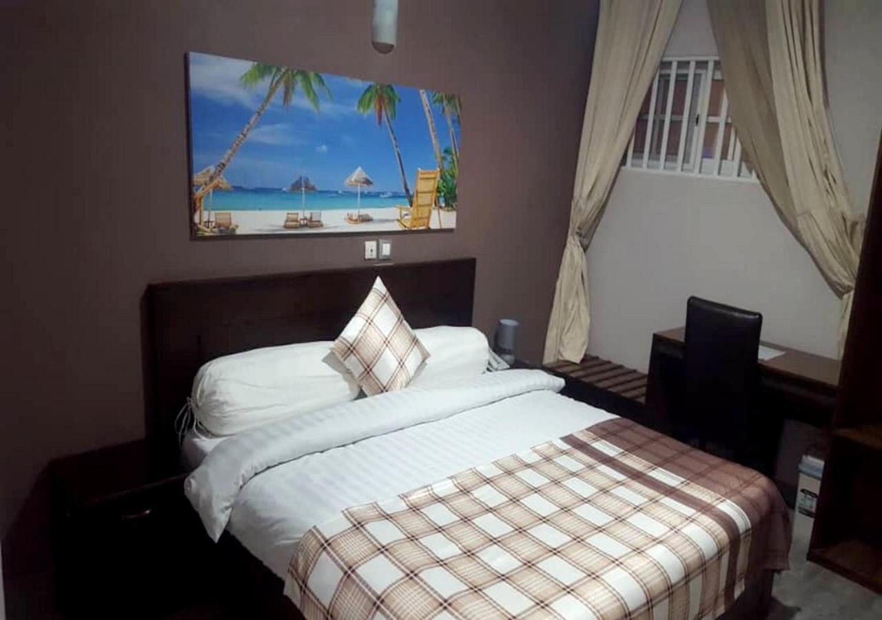 Benin City Center Hotel โกโตนู ภายนอก รูปภาพ