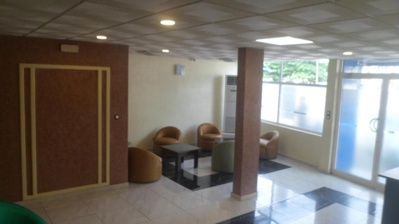 Benin City Center Hotel โกโตนู ภายนอก รูปภาพ