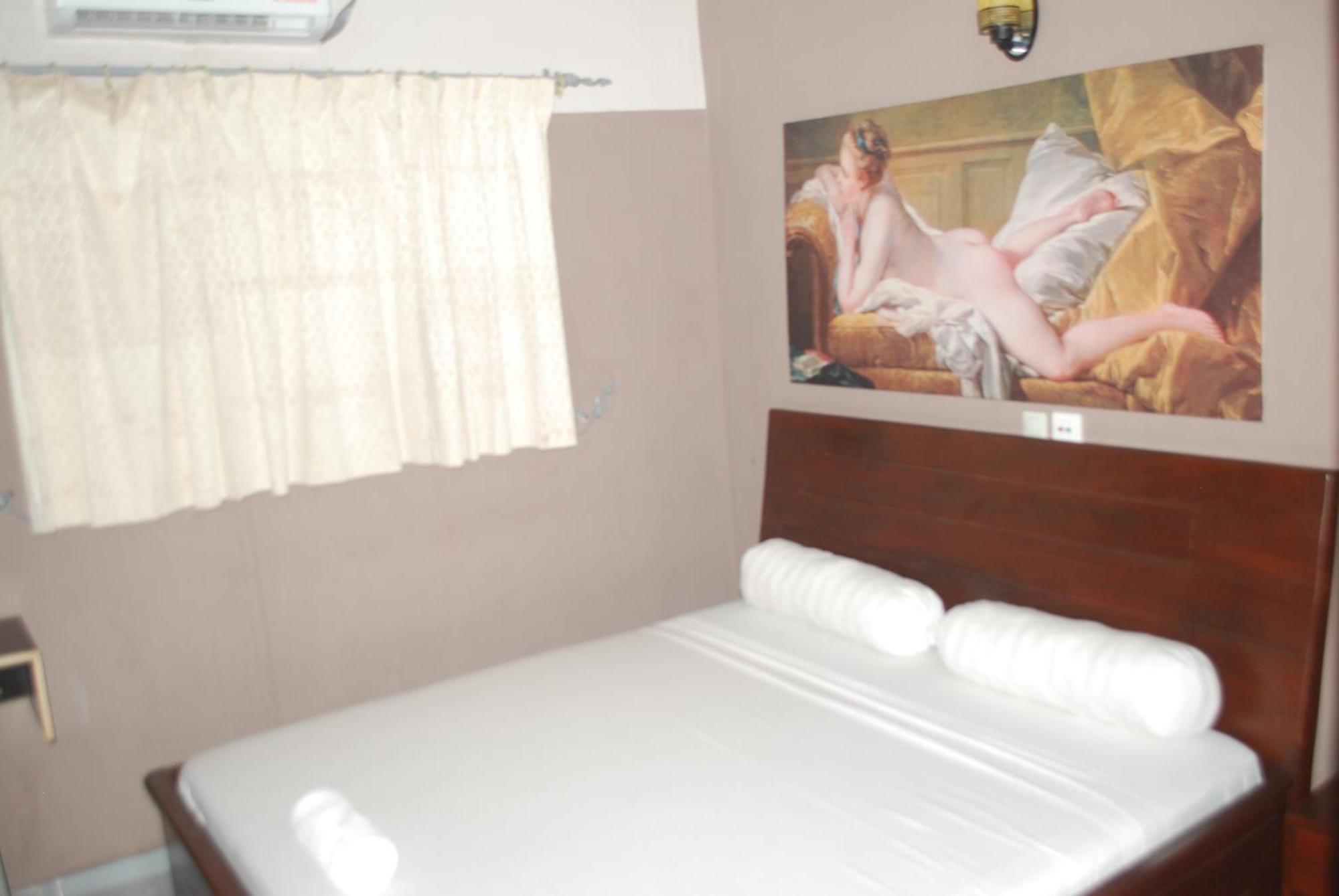 Benin City Center Hotel โกโตนู ภายนอก รูปภาพ