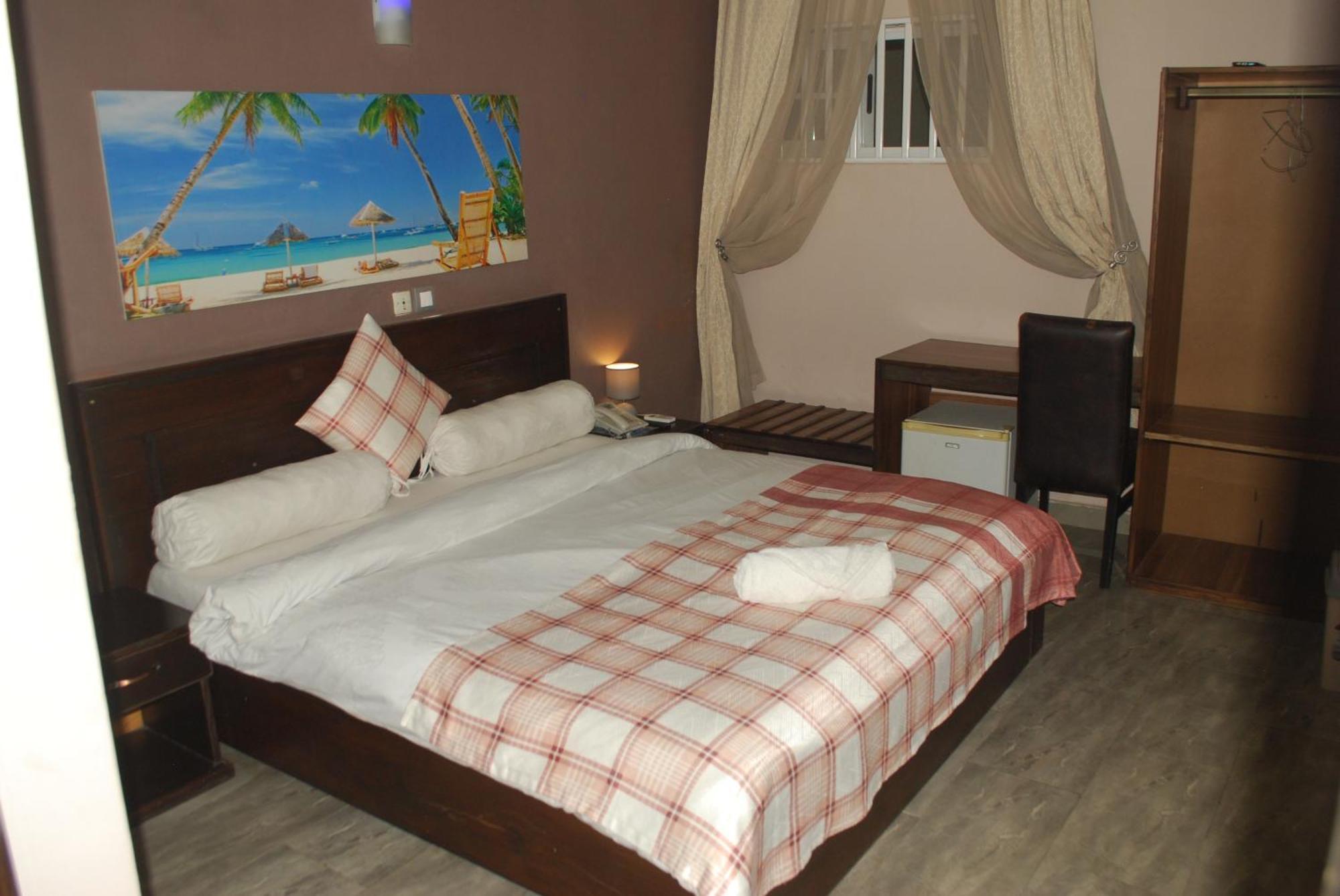 Benin City Center Hotel โกโตนู ภายนอก รูปภาพ