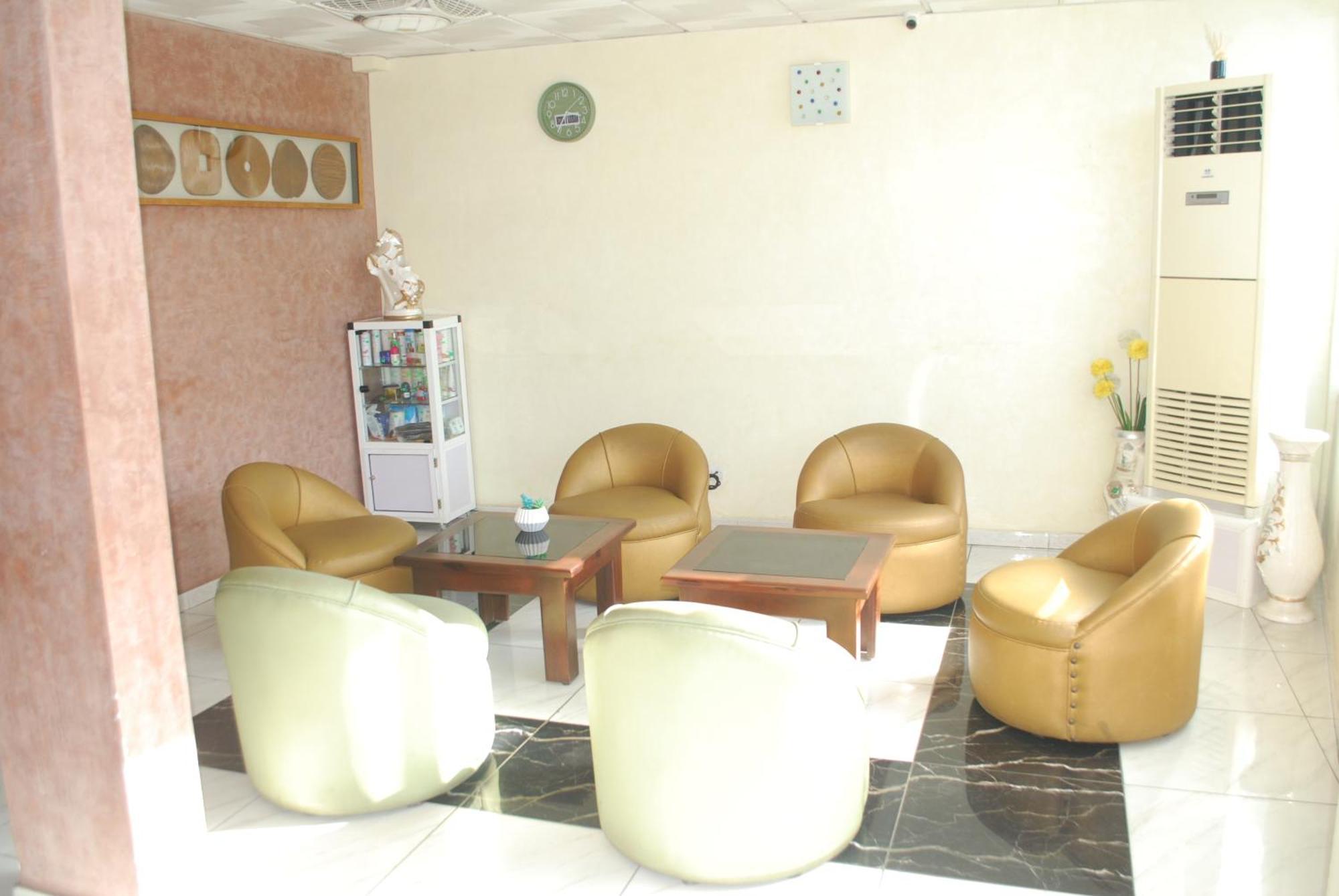 Benin City Center Hotel โกโตนู ภายนอก รูปภาพ